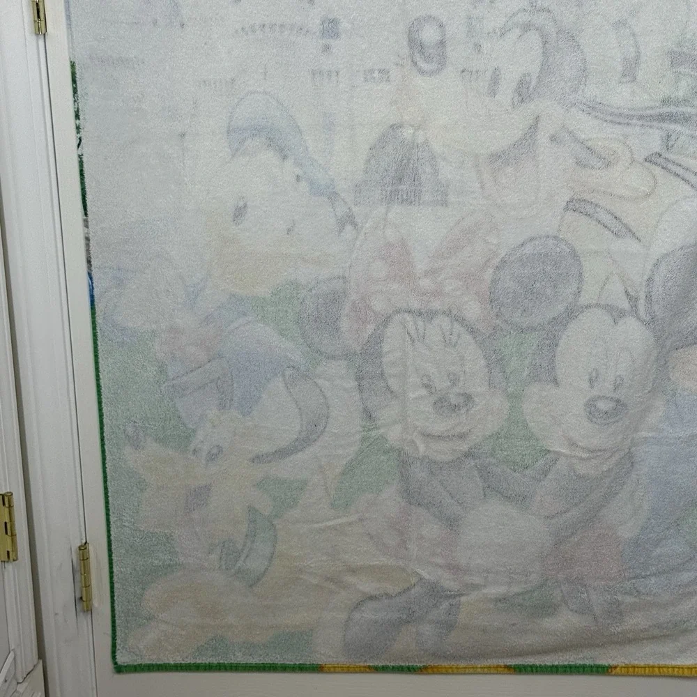Vtg Walt Disney World Beach Bath Towel Castle Mickey Minnie Goofy Donald Pluto